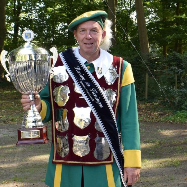 Robert-met-beker-en-sjerp